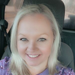 Meet your Posher, Leslie m